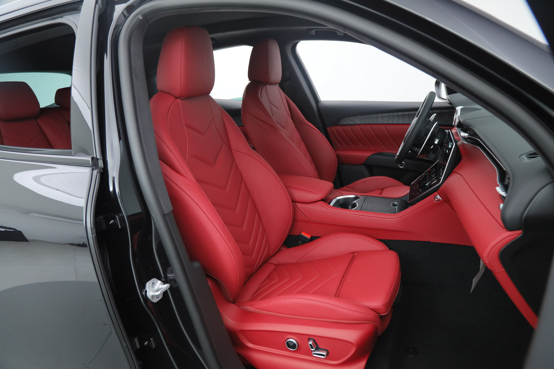 New 2026 Maserati Grecale Modena AWD/4WD image 13