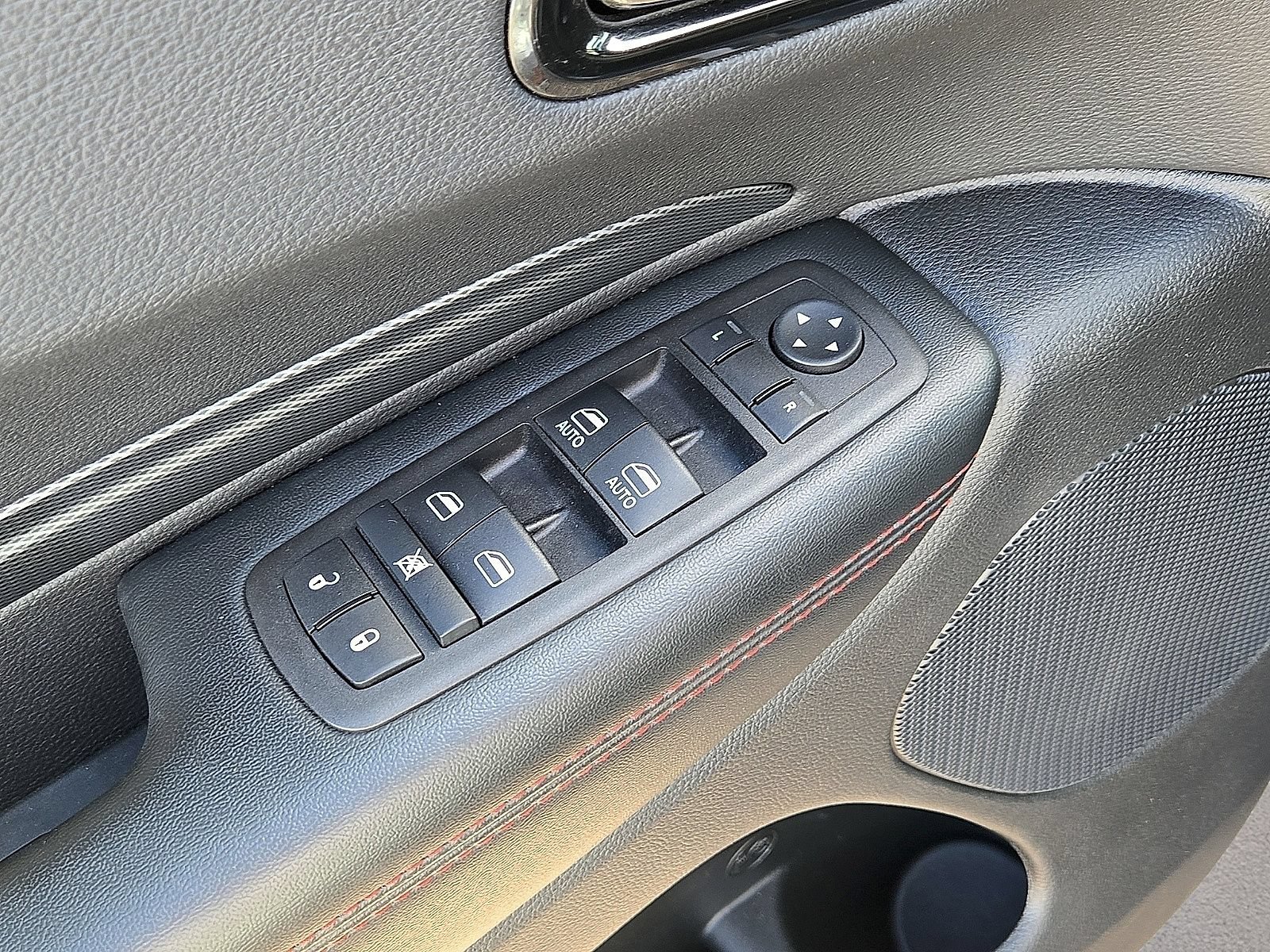 Used 2025 Dodge Durango GT AWD/4WD image 21