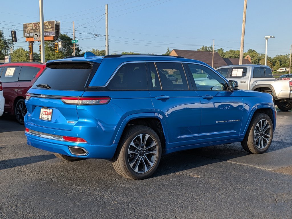 Certified 2023 Jeep Grand Cherokee Overland AWD/4WD image 8