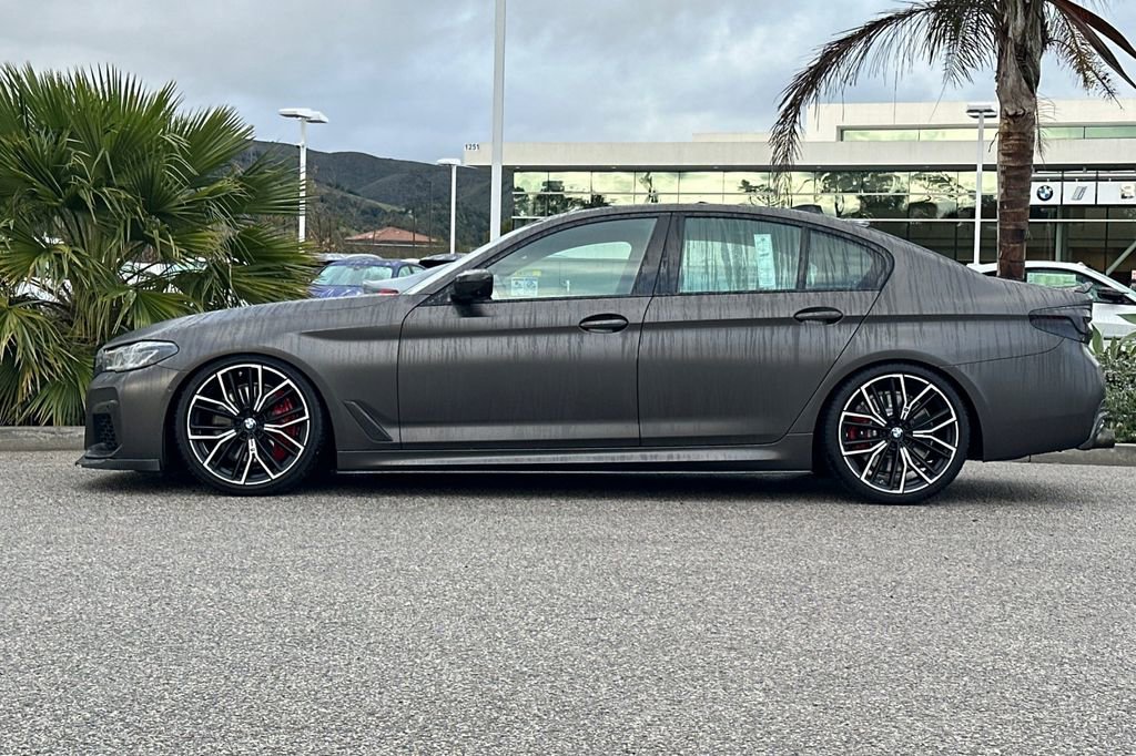 Used 2022 BMW M550i xDrive M550i xDrive w/ Dynamic Handling Package image 6