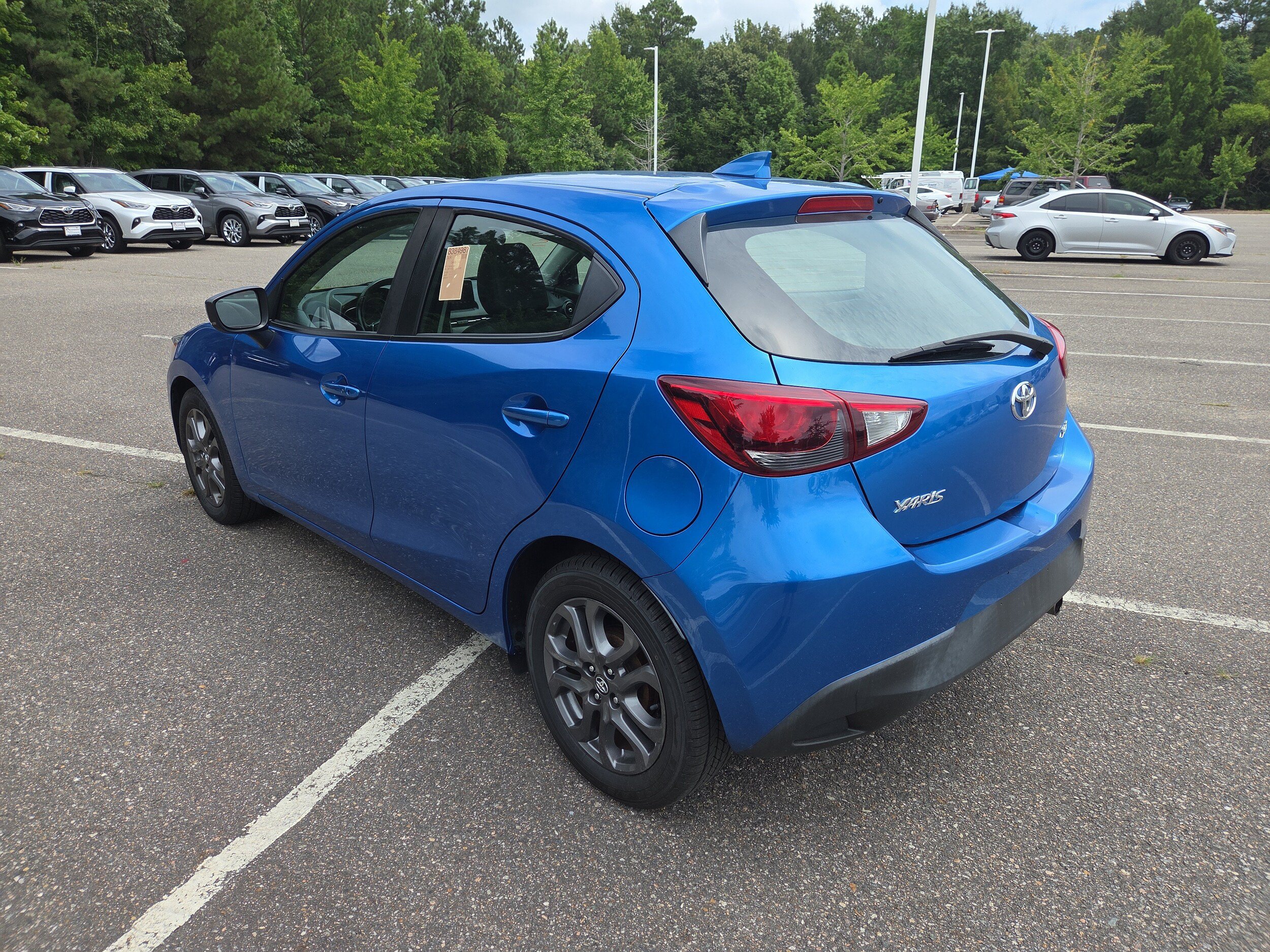 Used 2020 Toyota Yaris XLE FWD image 5
