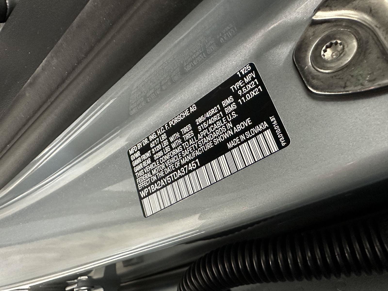 New 2026 Porsche Cayenne Coupe AWD/4WD image 18