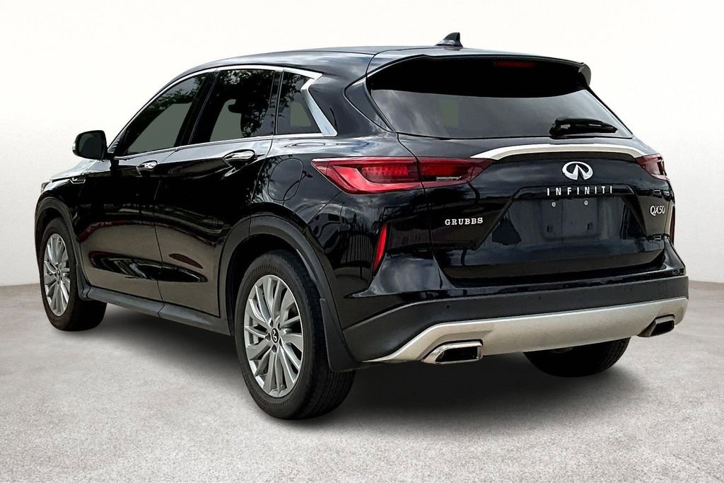Used 2023 INFINITI QX50 Pure image 2