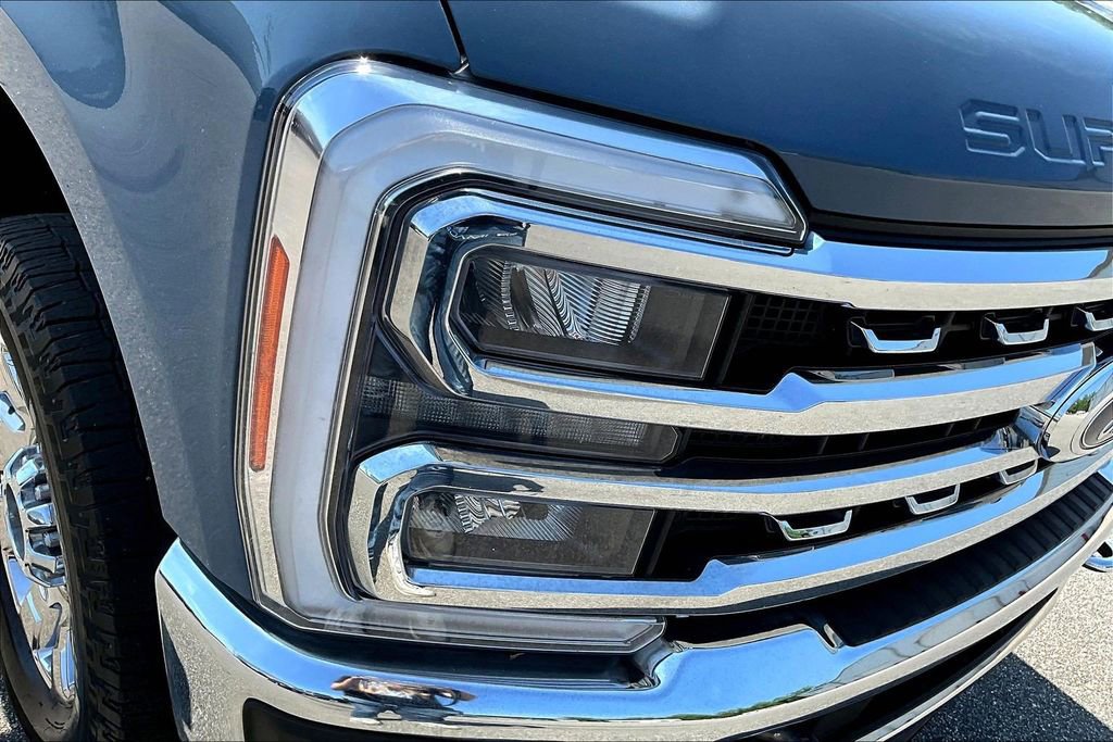 Used 2023 Ford F250 Lariat w/ Chrome Package image 33