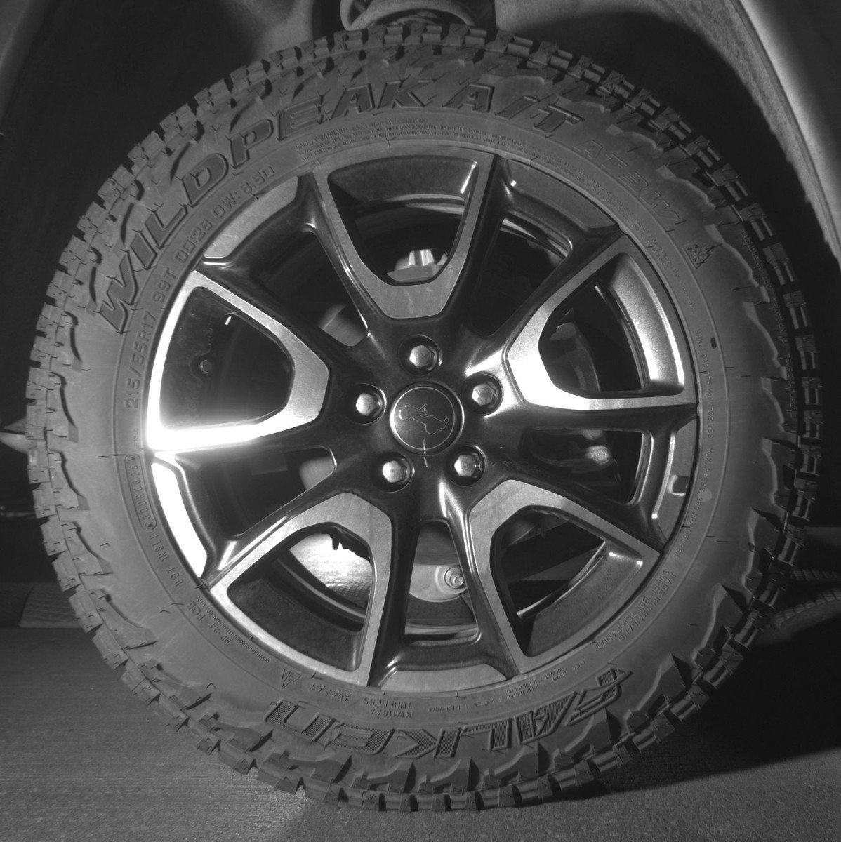 Used 2025 Jeep Compass Trailhawk AWD/4WD image 15