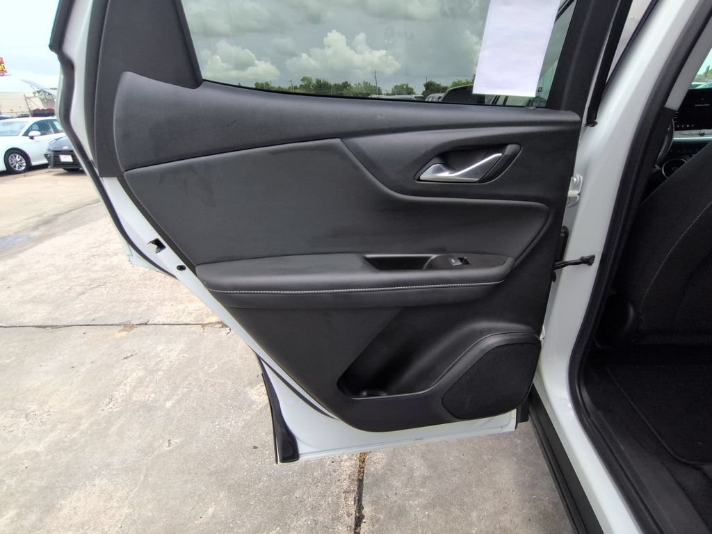 Used 2025 Chevrolet Blazer LT FWD image 26