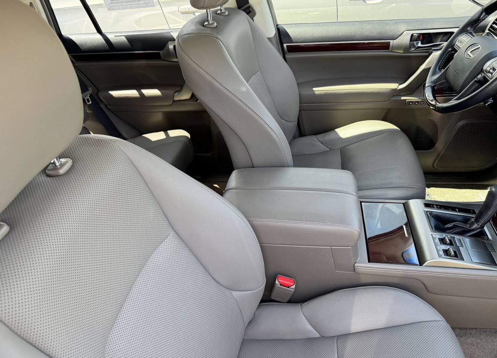 Used 2019 Lexus GX 460 AWD/4WD image 31