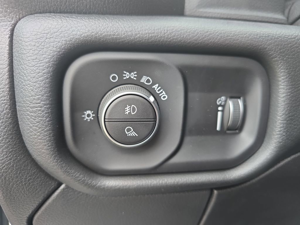 New 2025 RAM 2500 Tradesman w/ Chrome Appearance Group AWD/4WD image 25