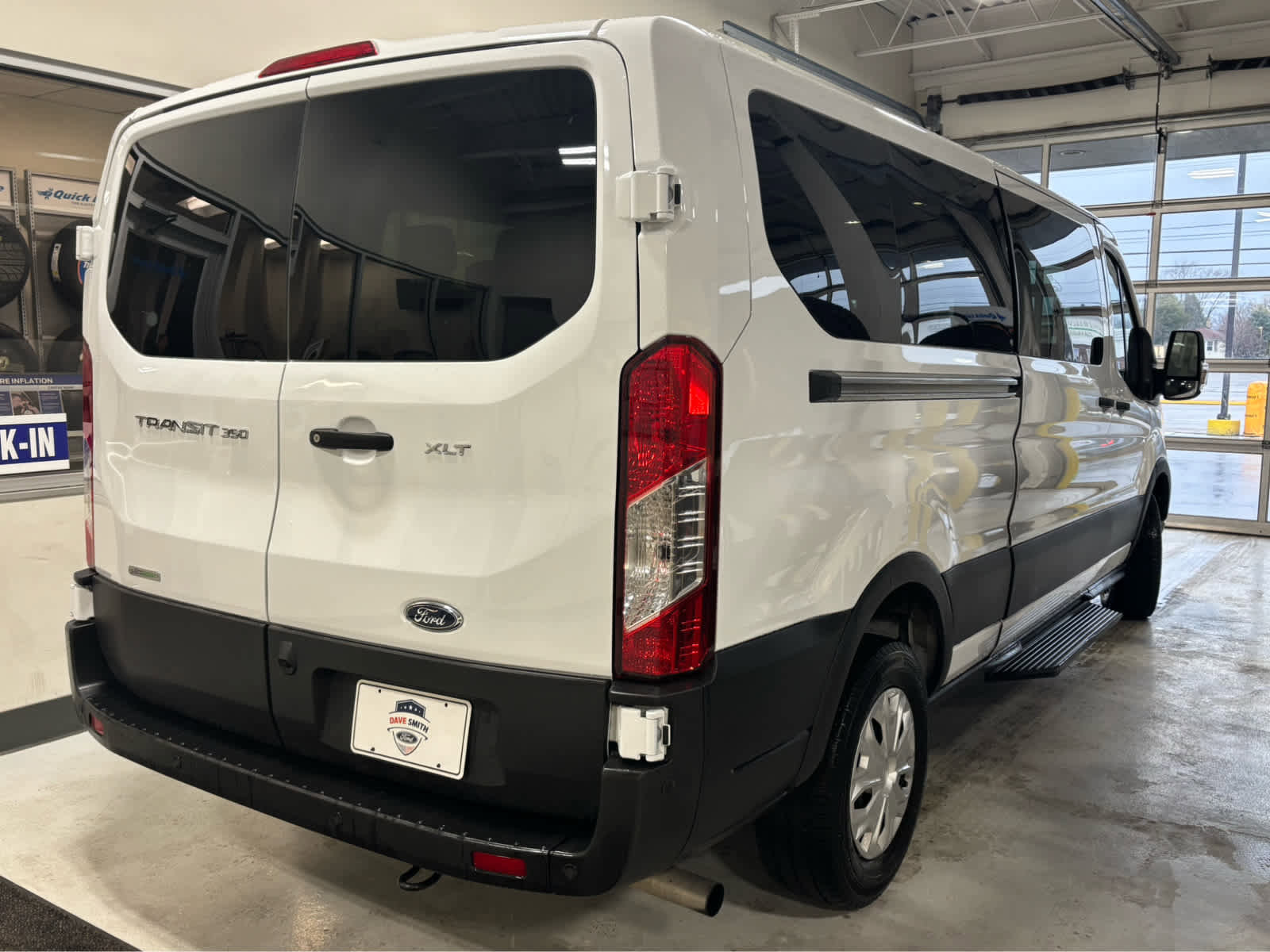 Used 2025 Ford Transit 350 XLT image 9