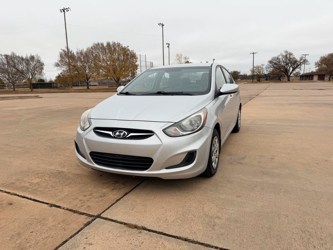 Used 2013 Hyundai Accent GLS FWD image 4