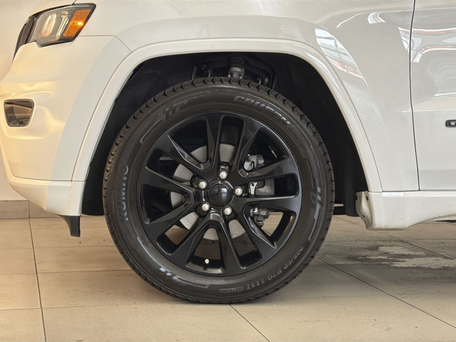 Used 2020 Jeep Grand Cherokee Altitude RWD image 13