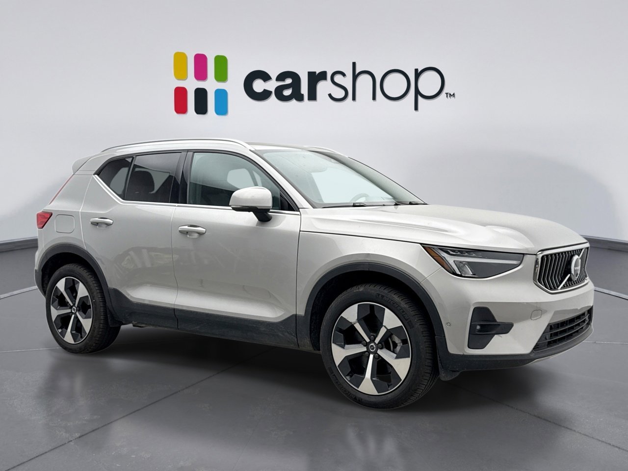 Used 2025 Volvo XC40 B5 Plus AWD/4WD image 7