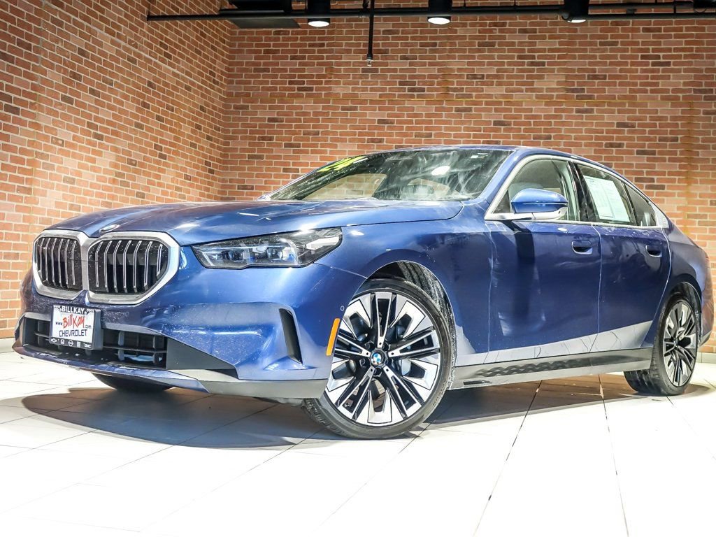 Used 2024 BMW 530i xDrive w/ Premium Package image 2