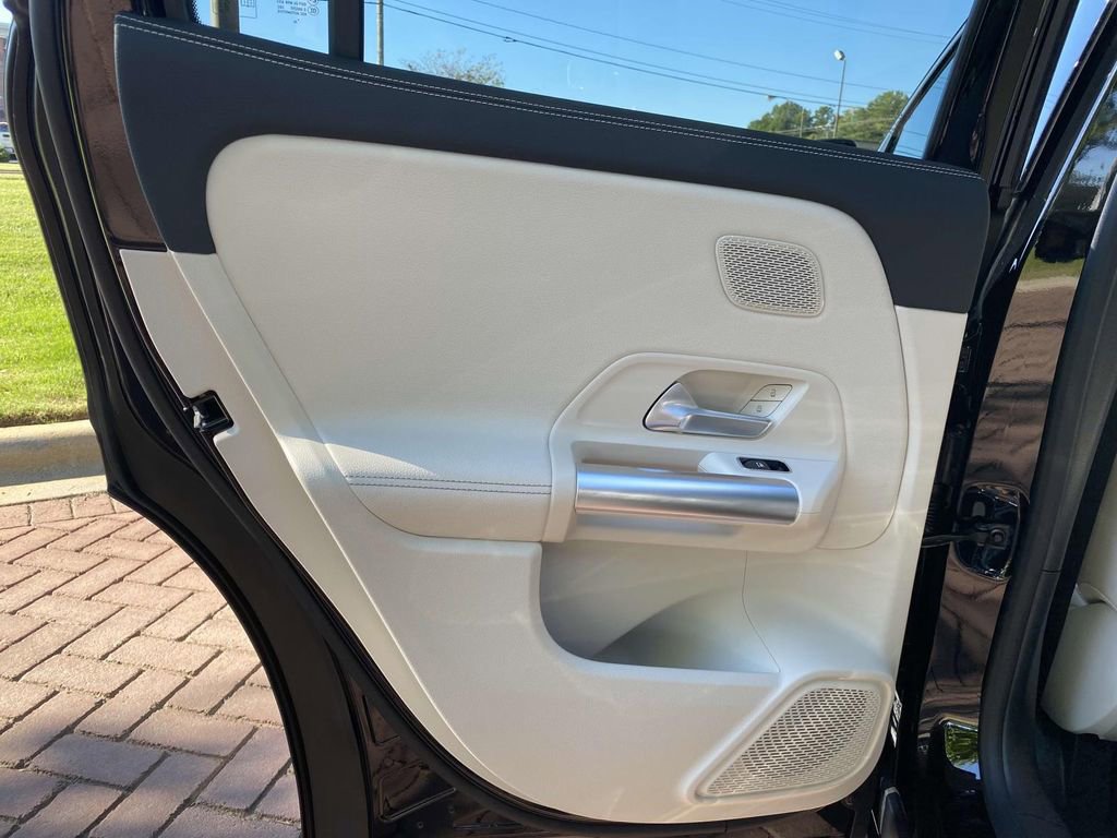 Certified 2025 Mercedes-Benz GLA 250 image 16