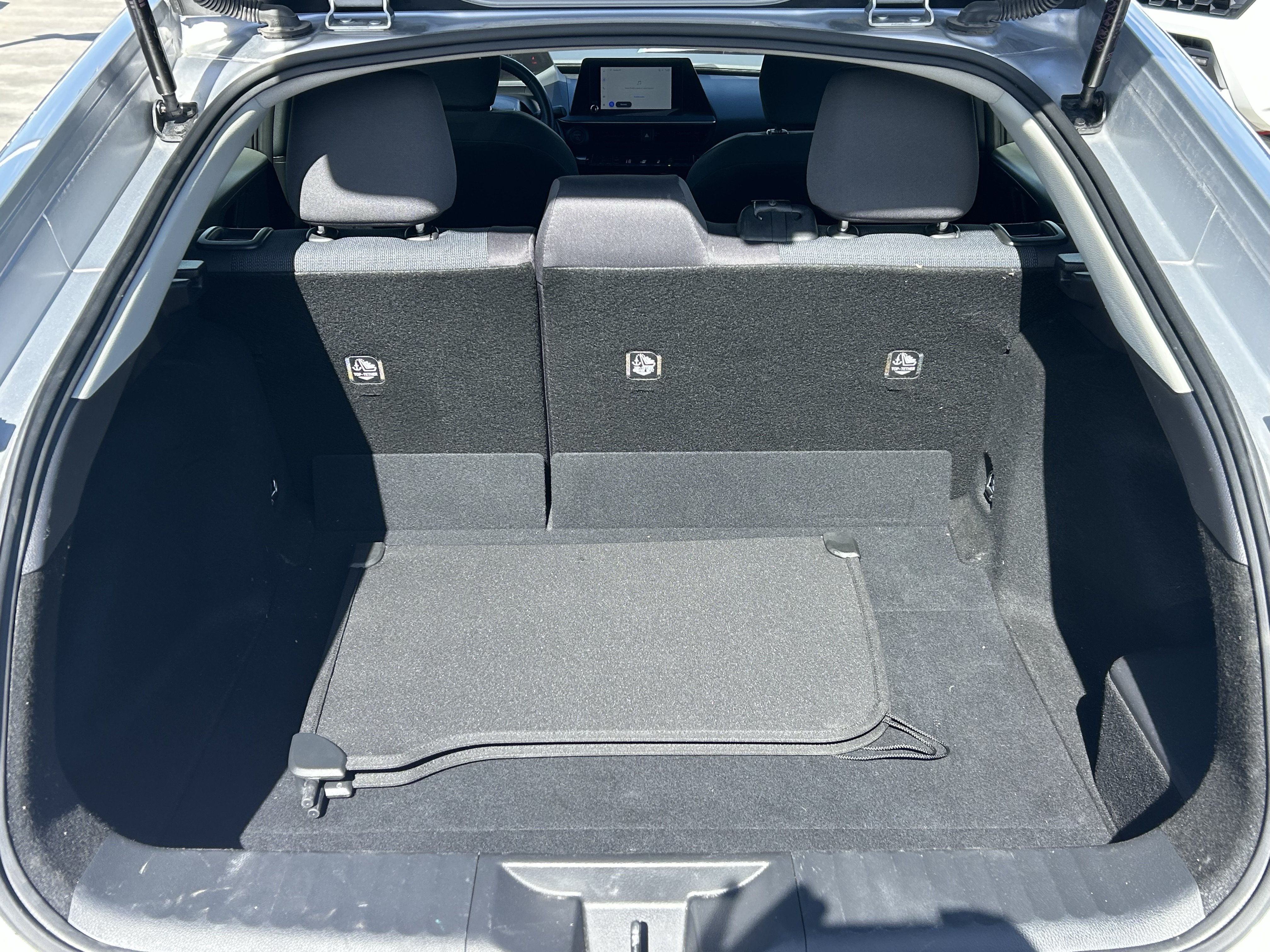 Certified 2025 Toyota Prius LE FWD image 12