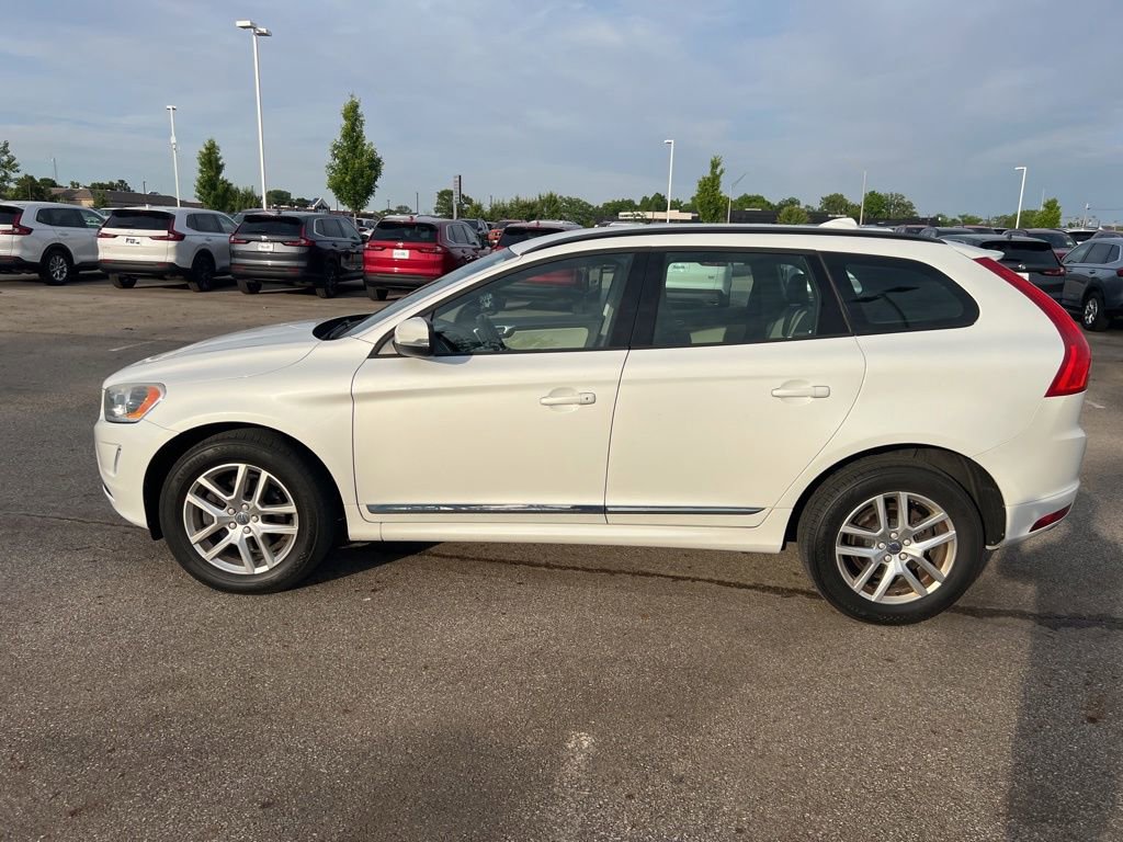 Used 2017 Volvo XC60 T5 FWD image 3
