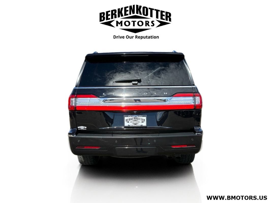Used 2019 Lincoln Navigator Reserve image 4