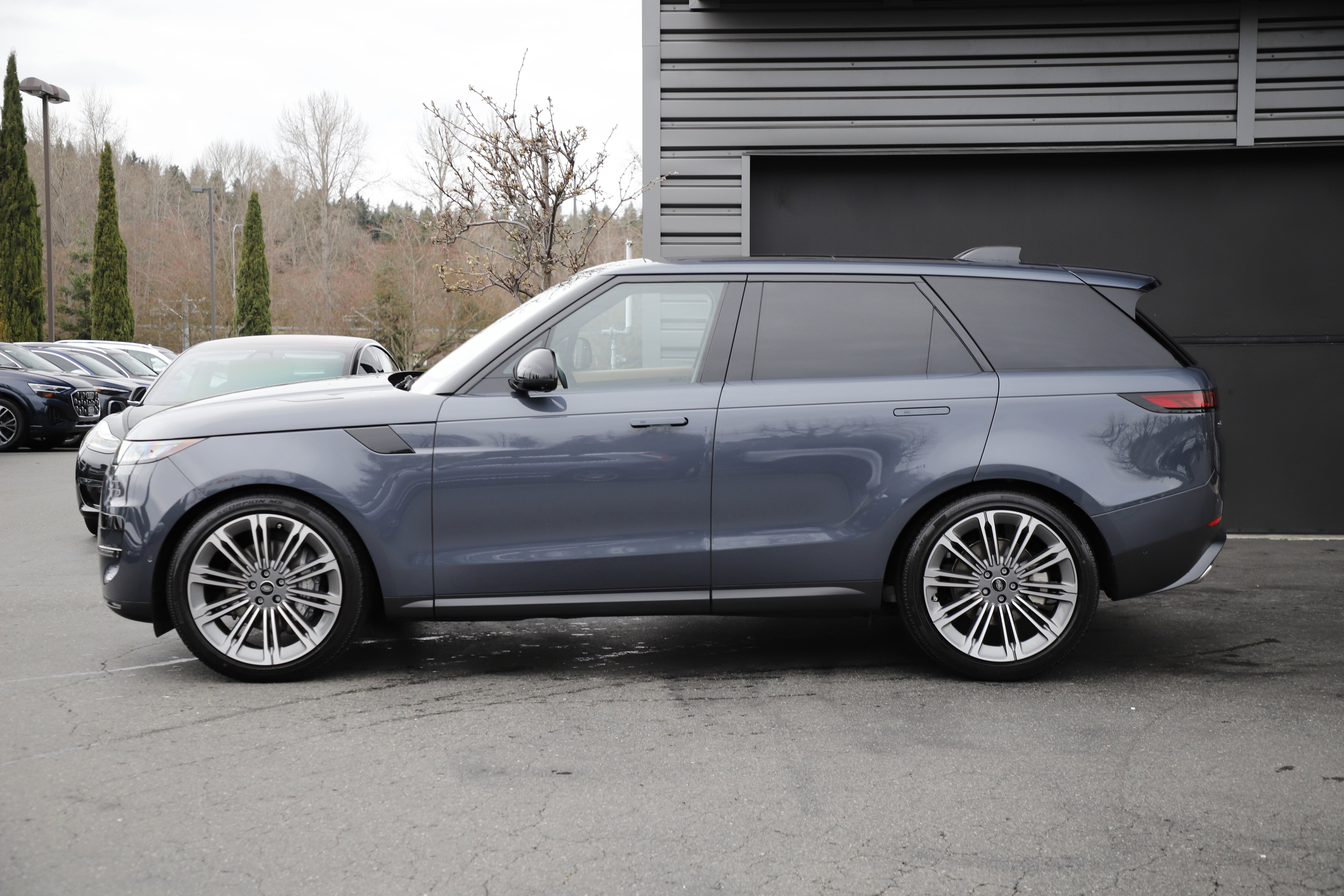 New 2025 Land Rover Range Rover Sport SE AWD/4WD image 5