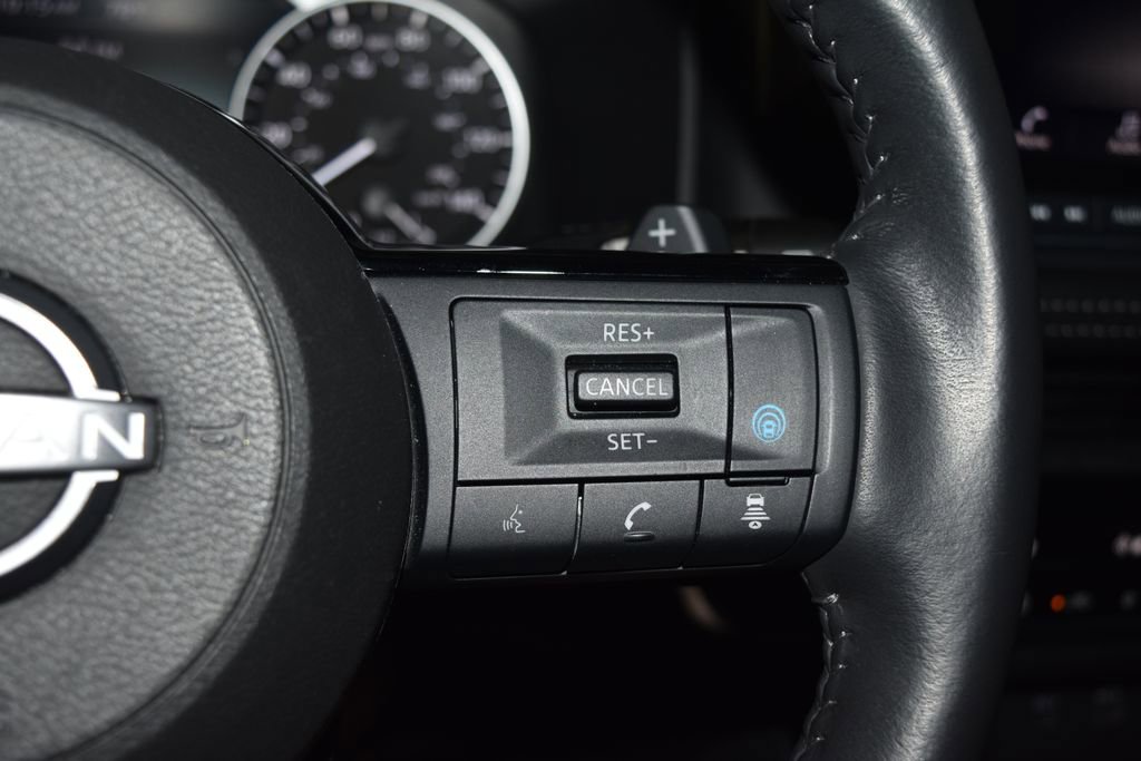 Used 2023 Nissan Rogue SV w/ SV Premium B Package image 9