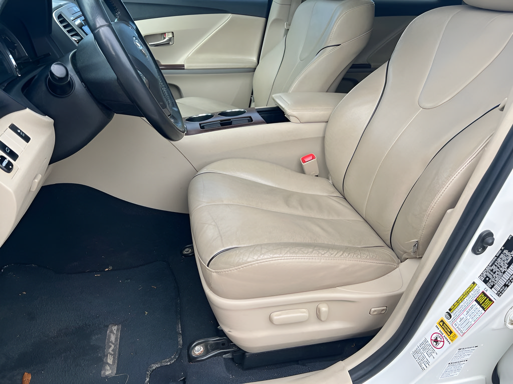 Used 2010 Toyota Venza AWD image 14