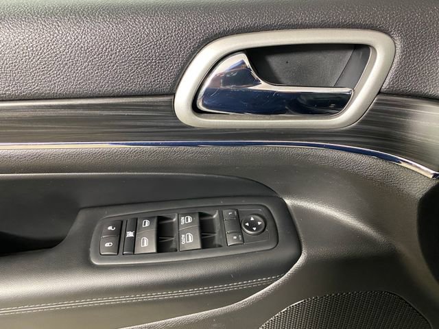 Used 2020 Jeep Grand Cherokee Limited AWD/4WD image 12