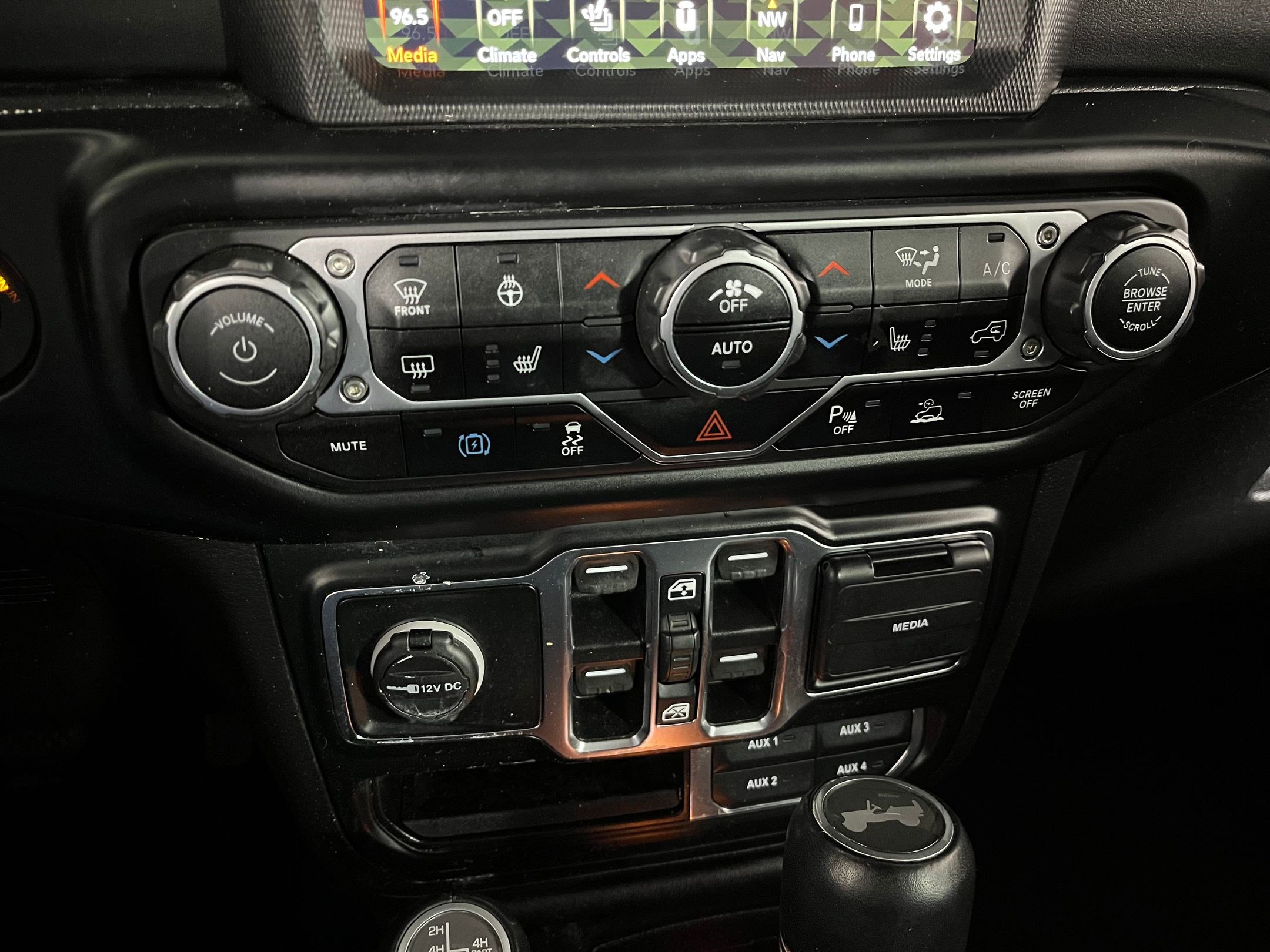 Used 2021 Jeep Wrangler Unlimited Sahara w/ Cold Weather Group image 23