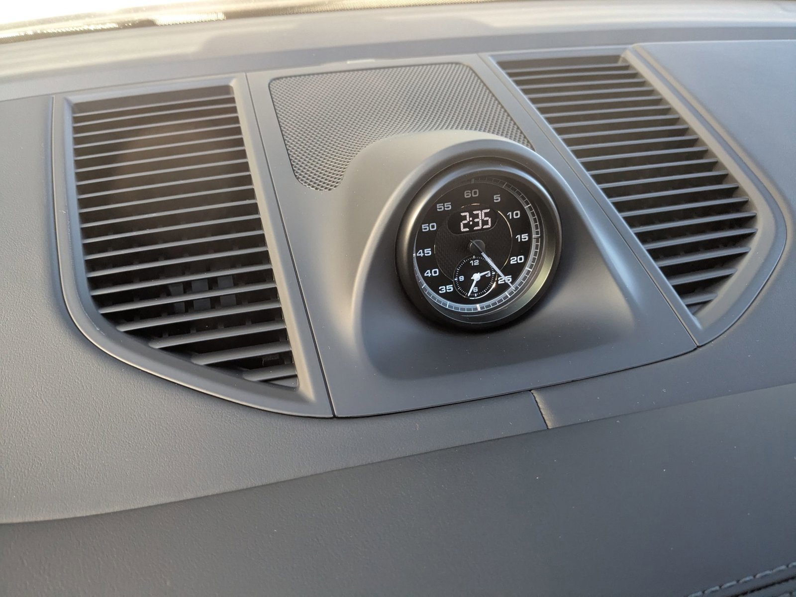 New 2026 Porsche Macan Turbo image 22