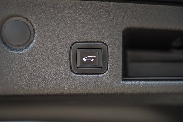Used 2018 Chevrolet Equinox Premier FWD image 11