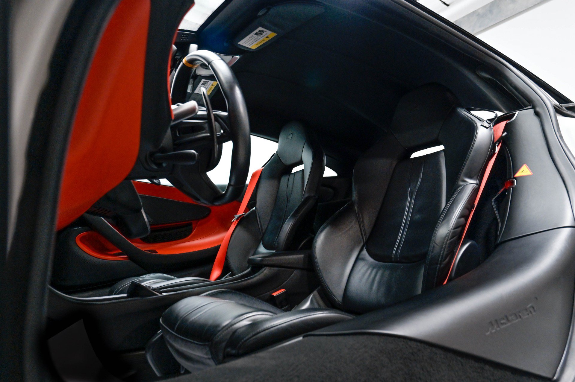 Used 2019 McLaren 600LT RWD image 7