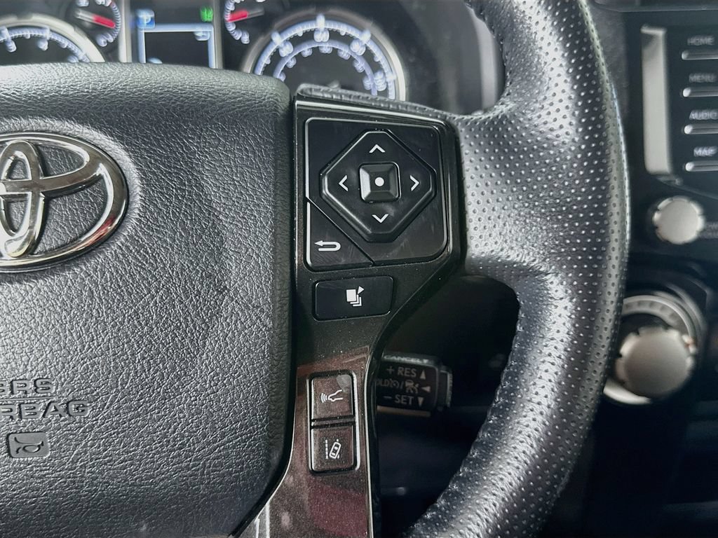 Used 2023 Toyota 4Runner TRD Off-Road Premium w/ Moonroof Package AWD/4WD image 25