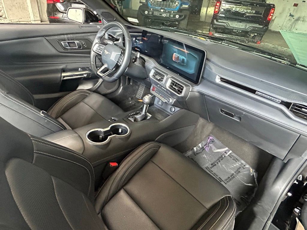Used 2025 Ford Mustang Premium RWD image 32