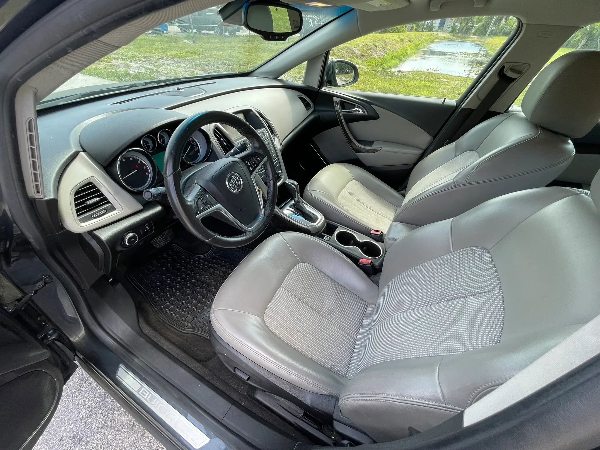 Used 2012 Buick Verano Convenience FWD image 23