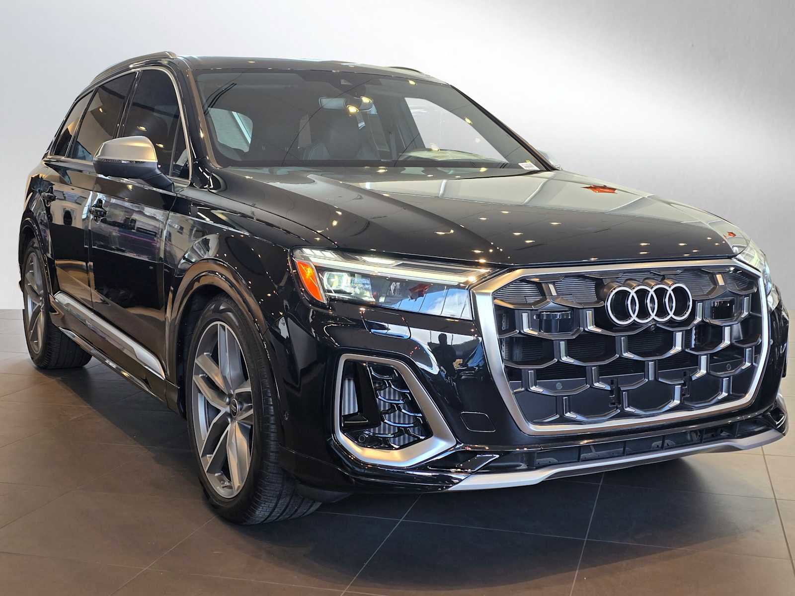New 2025 Audi SQ7 Premium Plus image 1