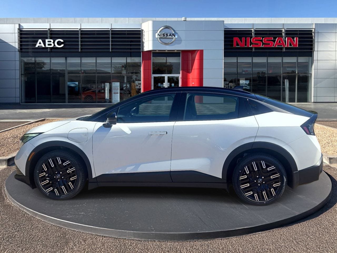 New 2026 Nissan Leaf Platinum+ w/ Cargo Package (Platinum+) FWD image 8