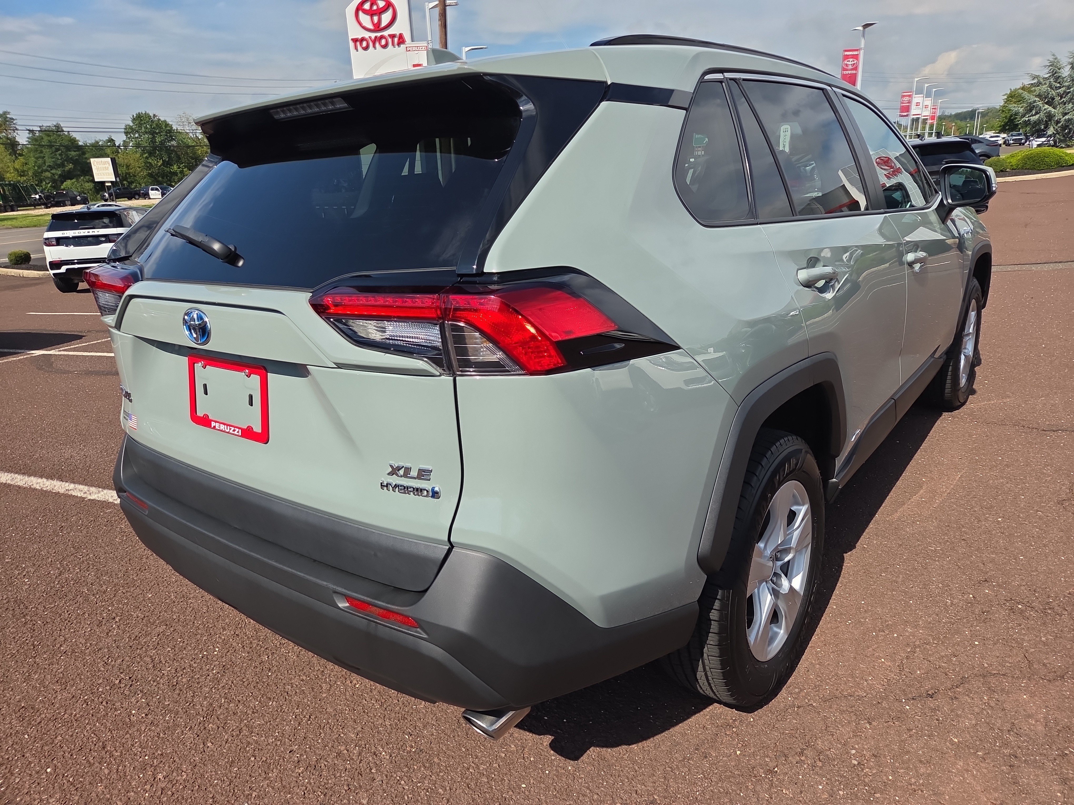 Certified 2021 Toyota RAV4 XLE w/ XLE Grade Weather Package AWD/4WD image 3