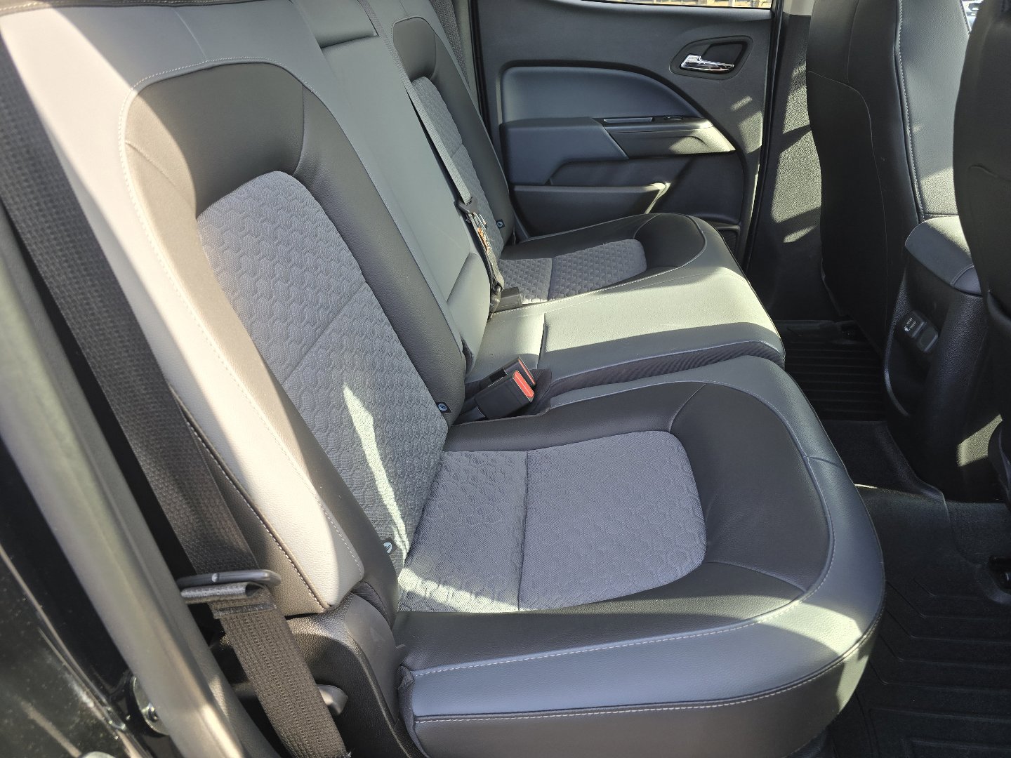 Used 2022 Chevrolet Colorado Z71 image 28