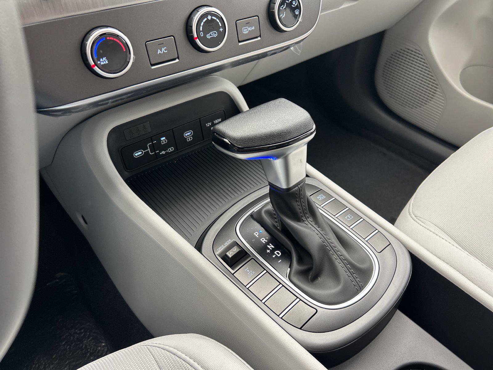 New 2027 Hyundai Kona SE AWD/4WD image 14