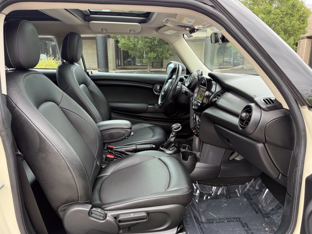 Used 2018 MINI Cooper 2-Door Hardtop FWD image 17