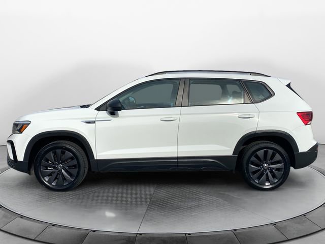 Used 2022 Volkswagen Taos S image 2