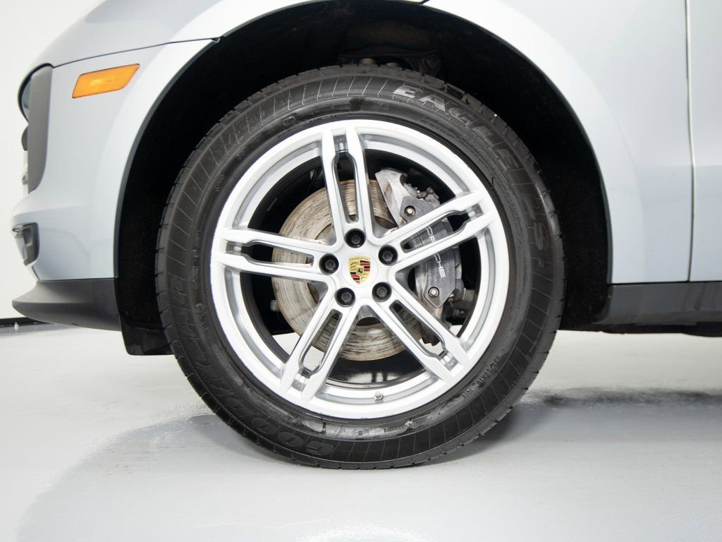 Certified 2021 Porsche Macan AWD/4WD image 14