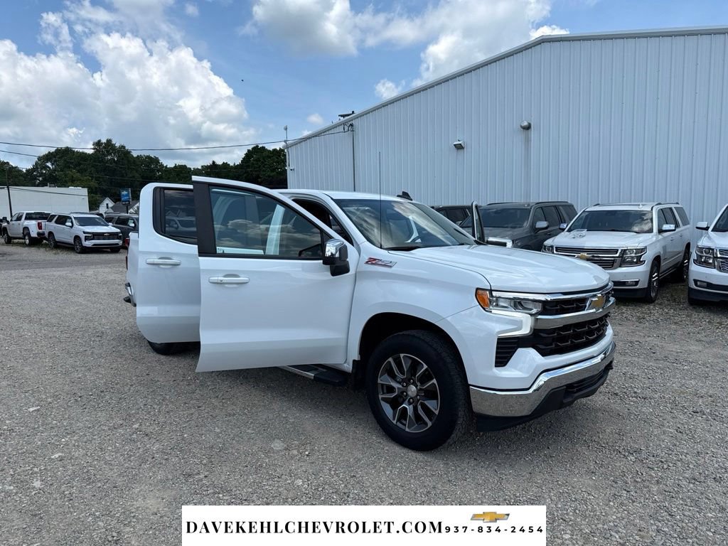 Used 2023 Chevrolet Silverado 1500 LT AWD/4WD image 29