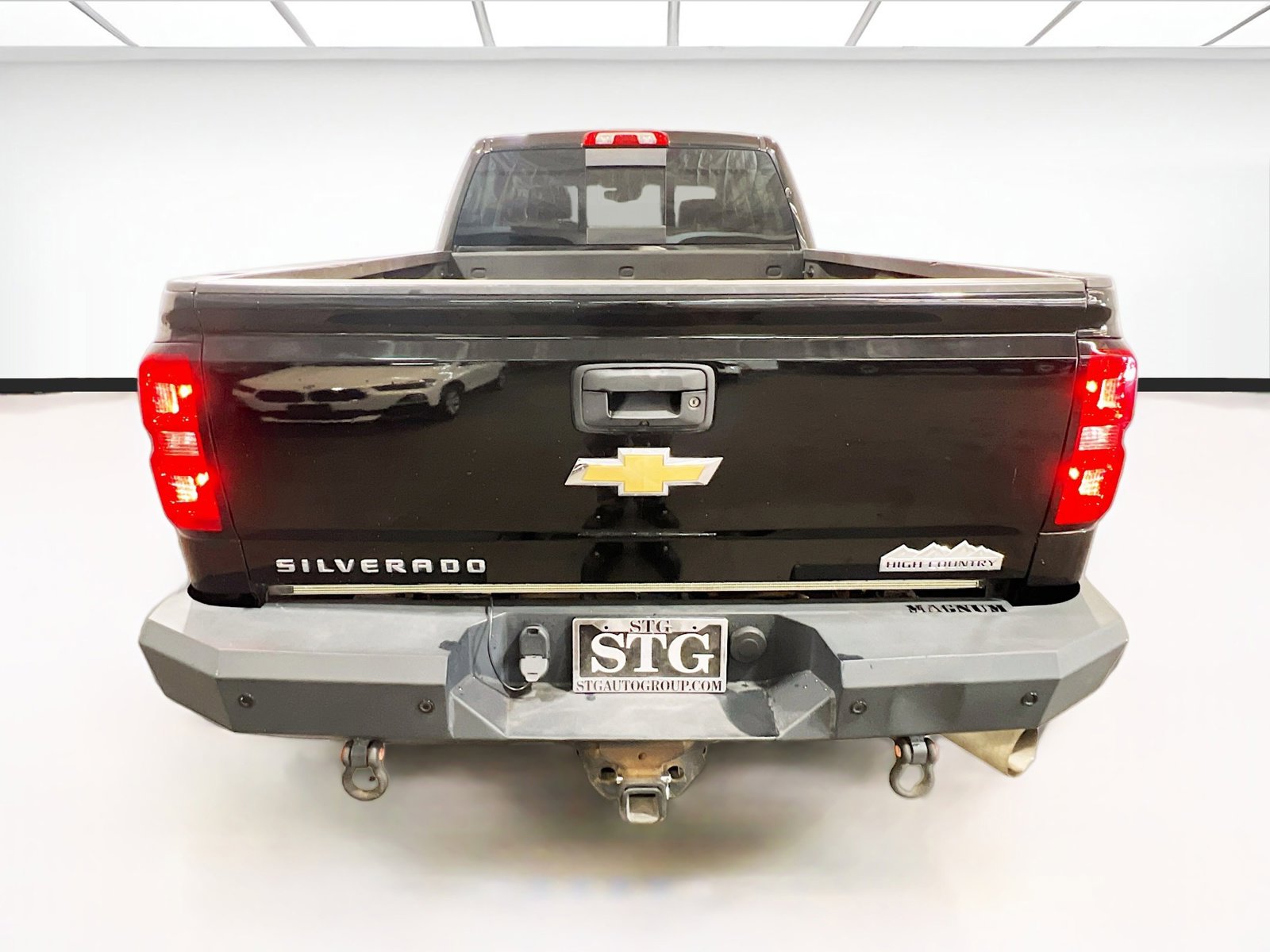 Used 2016 Chevrolet Silverado 2500 High Country w/ Duramax Plus Package AWD/4WD image 5