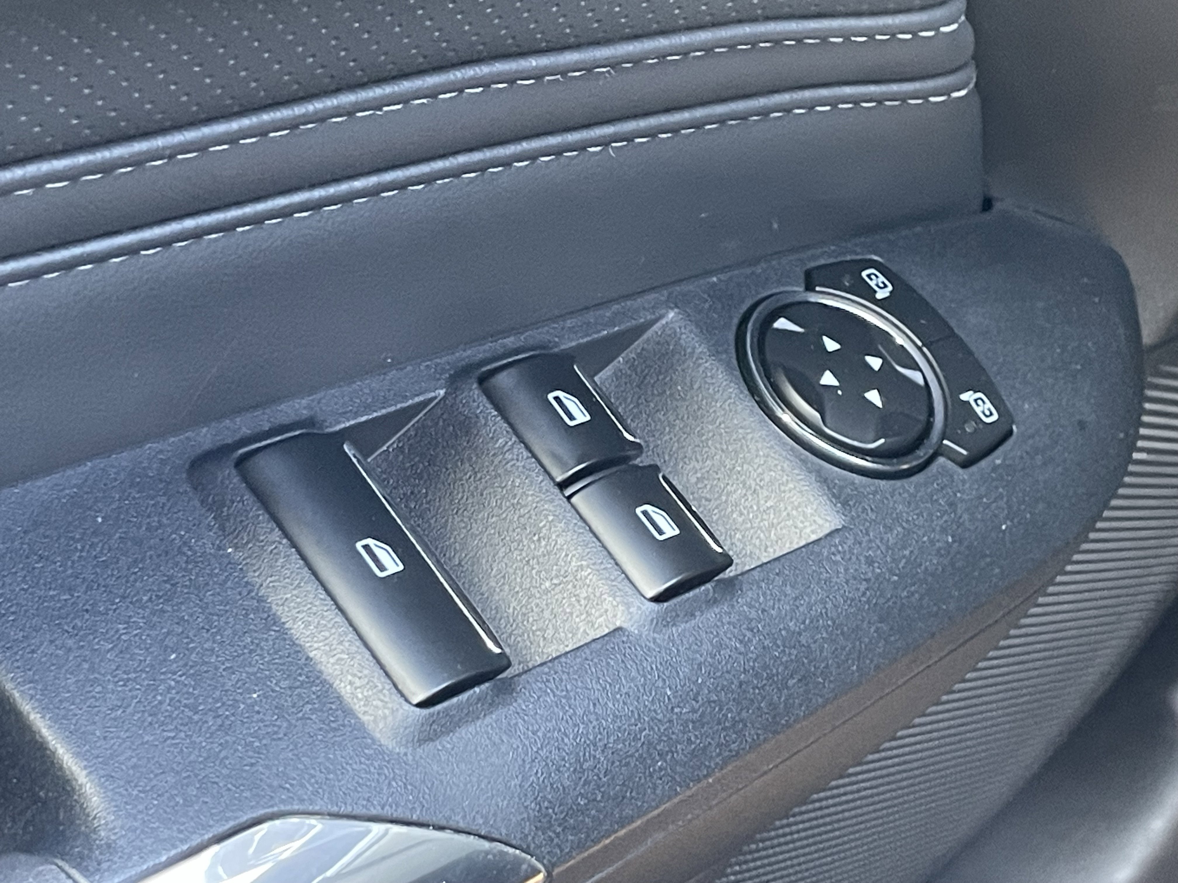 Used 2025 Ford Mustang Premium image 13