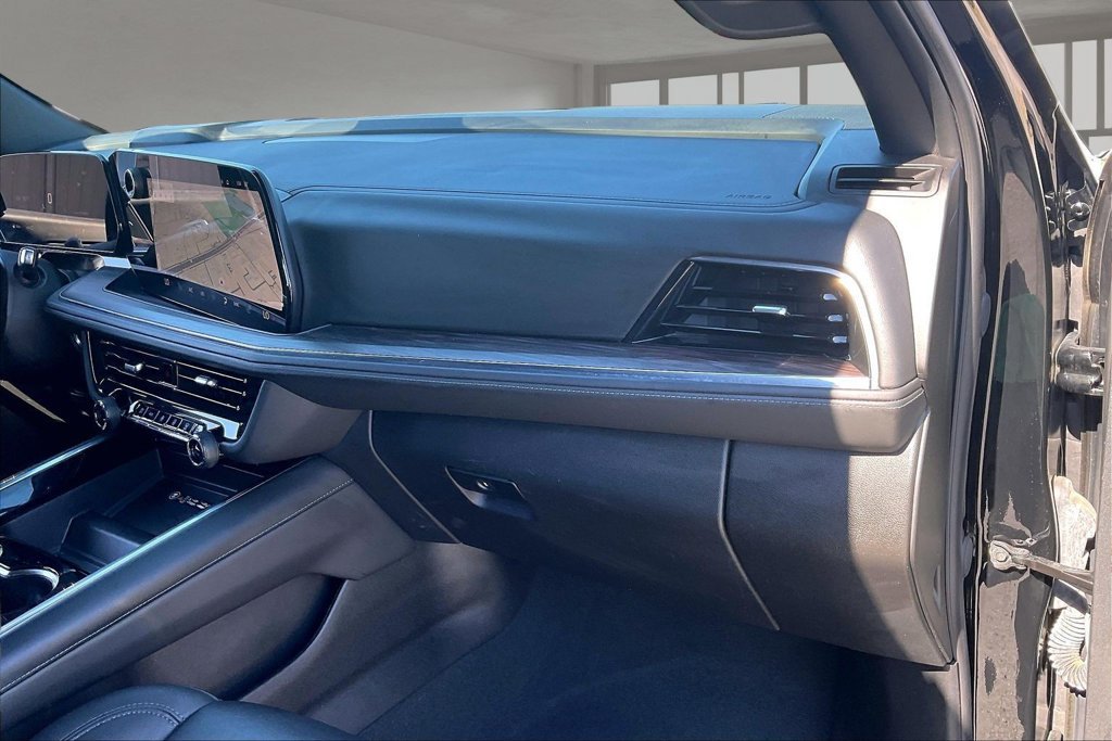 Used 2025 Chevrolet Tahoe LT AWD/4WD image 27