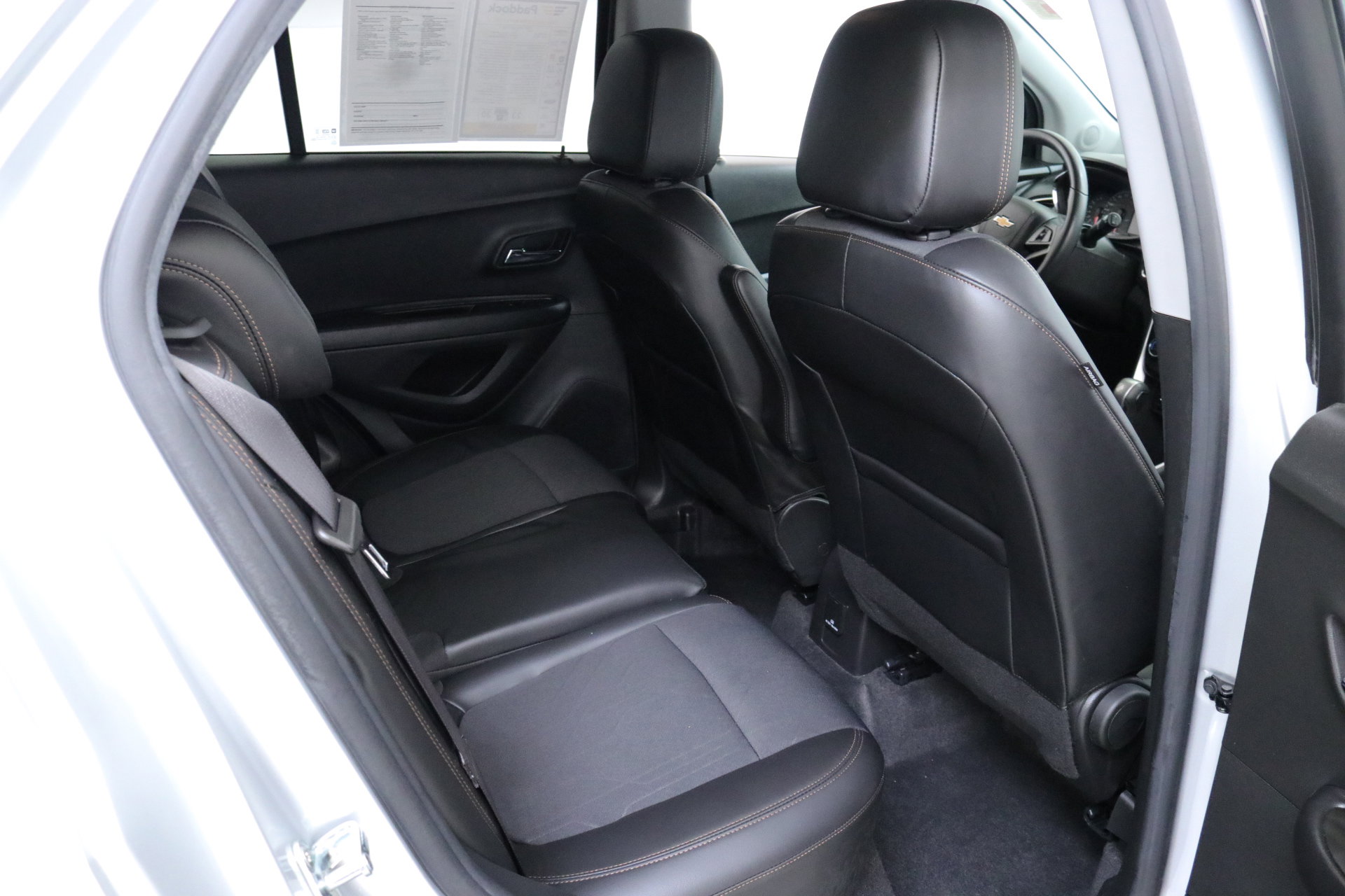 Used 2022 Chevrolet Trax LT w/ LT Convenience Package image 26