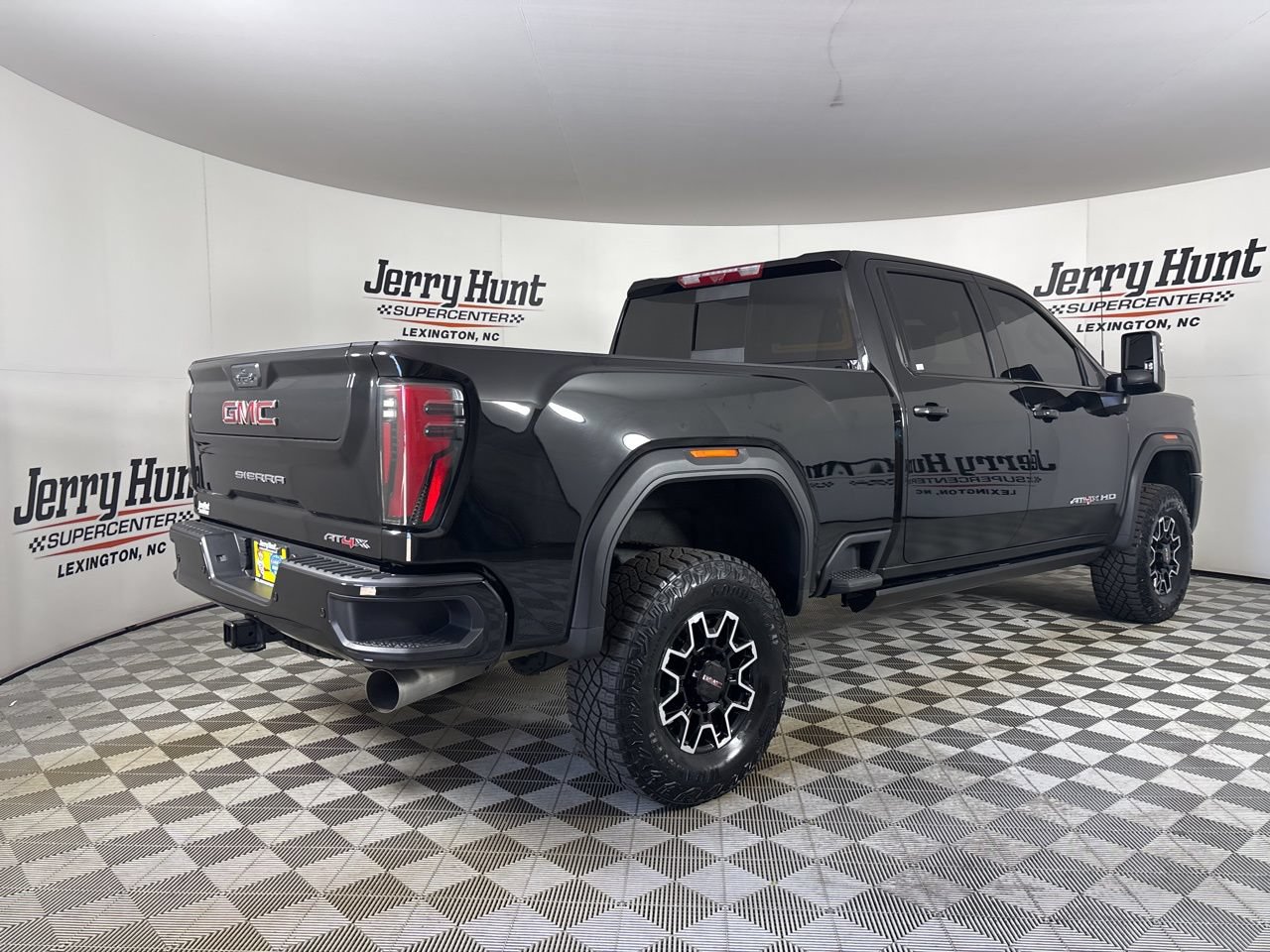 Used 2026 GMC Sierra 2500 AT4X AWD/4WD image 4