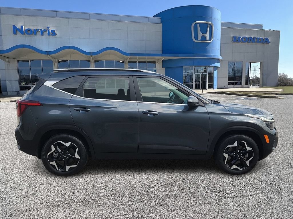 Used 2024 Kia Seltos EX AWD/4WD image 5