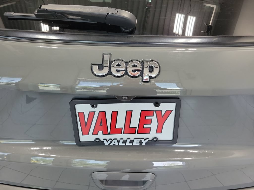Certified 2023 Jeep Compass Latitude AWD/4WD image 12