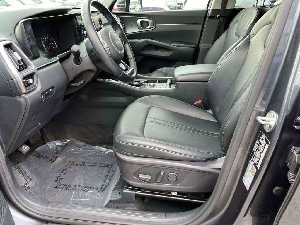 Used 2022 Kia Sorento S image 16