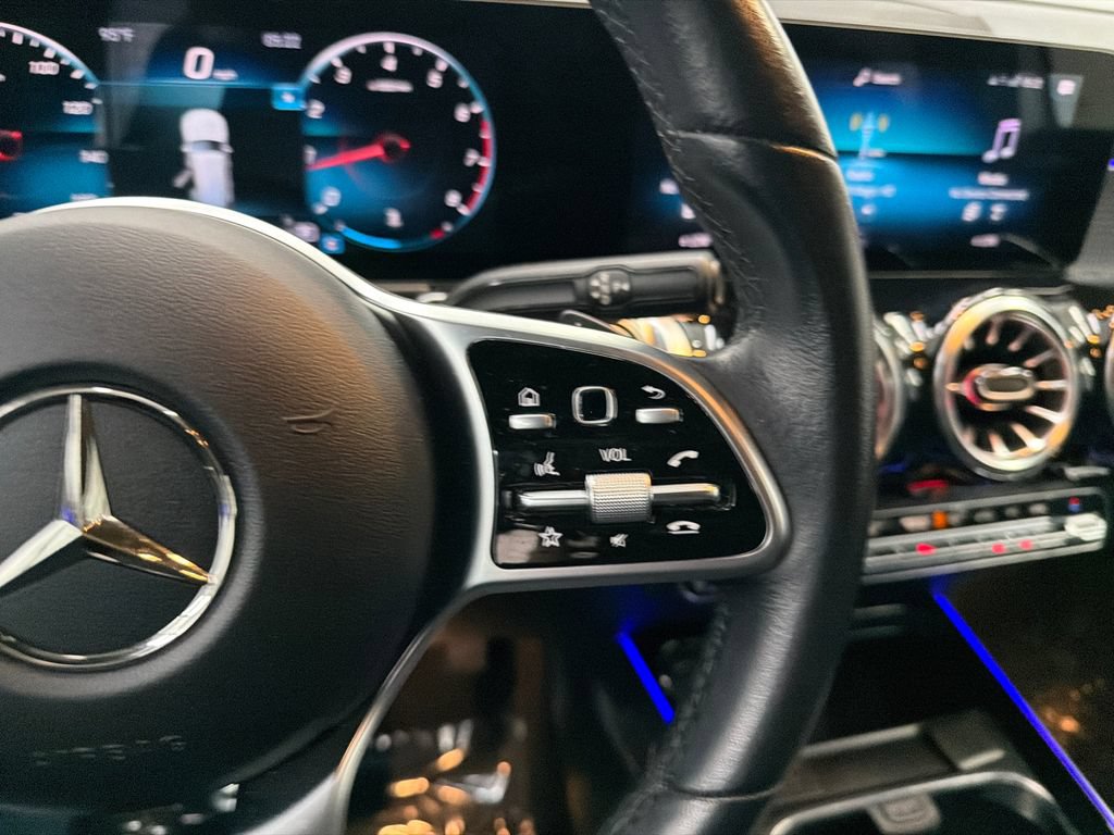 Used 2022 Mercedes-Benz GLB 250 w/ Premium Package Lite image 24